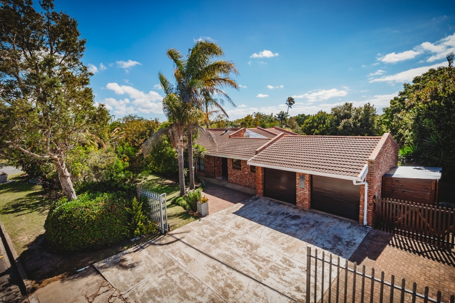 4 Bedroom Property for Sale in Loerie Park Western Cape